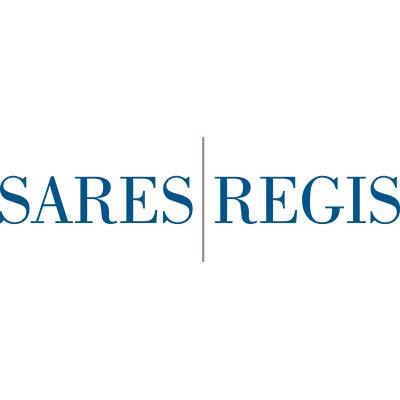 Text “SSARES | REGIS” is displayed in blue, centered against a white background, with a vertical line separating the words.